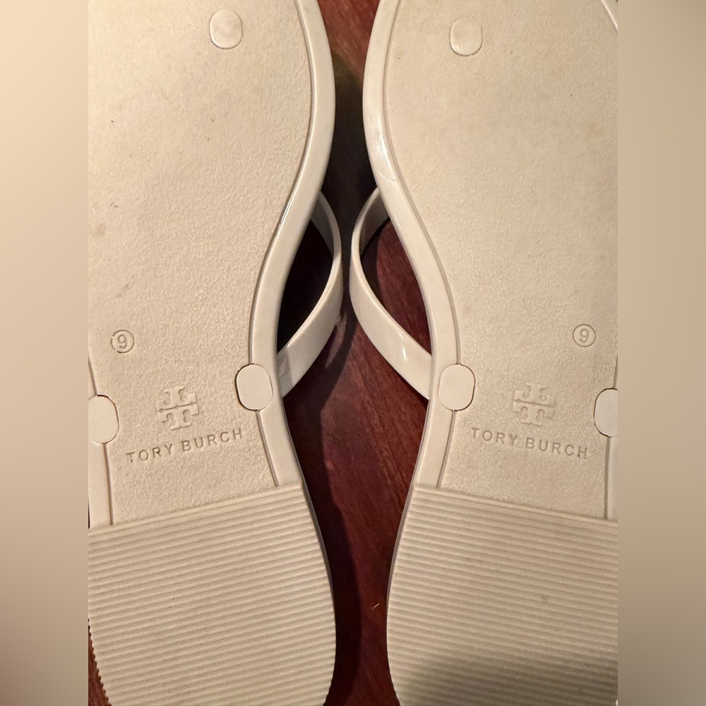 Tory Burch Nude Thin-Strap Flip Flop Sandals with Gold Logo - Picture 6 of 6